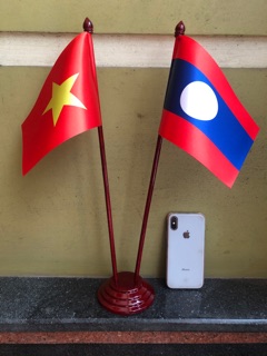 Cờ để bàn việt Nam - Lào
