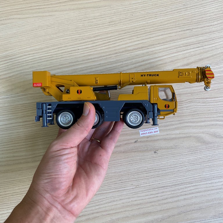 Mô hình xe cần cẩu tỉ lệ 1:50 bằng hợp kim siêu to, cần có thể rút dài –