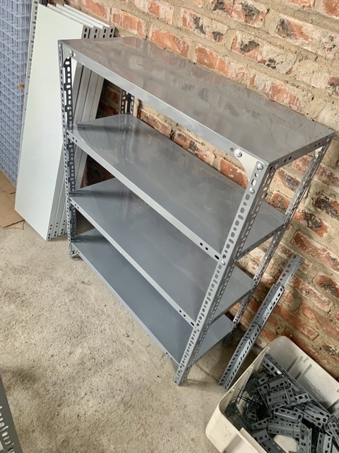 Kệ sắt v lỗ 4 tầng dài 100 rộng 30 cao 150