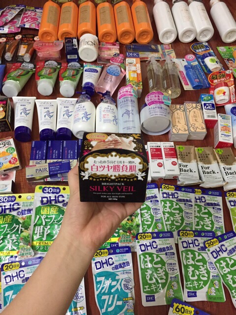 Kem Trắng Da Toàn Thân Silky Veil Nhật Bản 100g | BigBuy360 - bigbuy360.vn