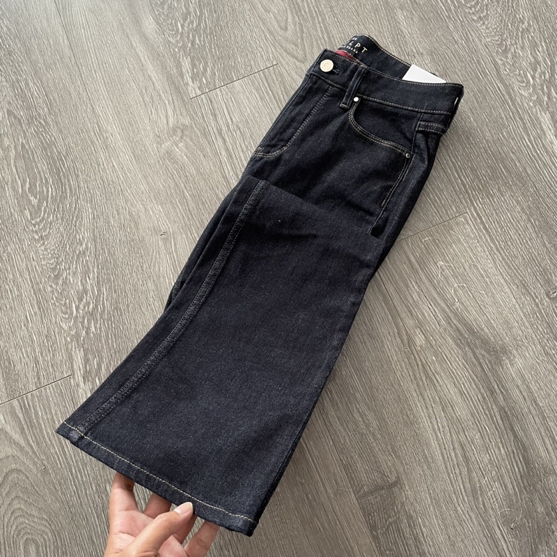 Quần jean WHBM