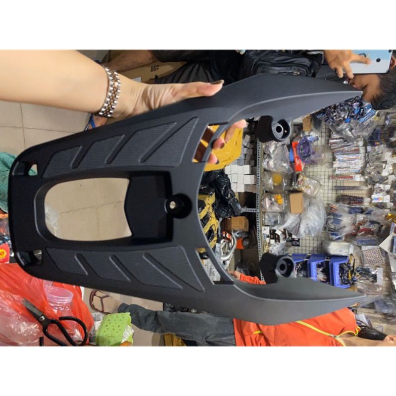 Cảng sau vario 2017 2018 kiểu sh