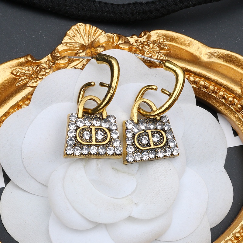 Khuyên tai nữ thương hiệu CD ổ khoá đính đá sang xịn TB421