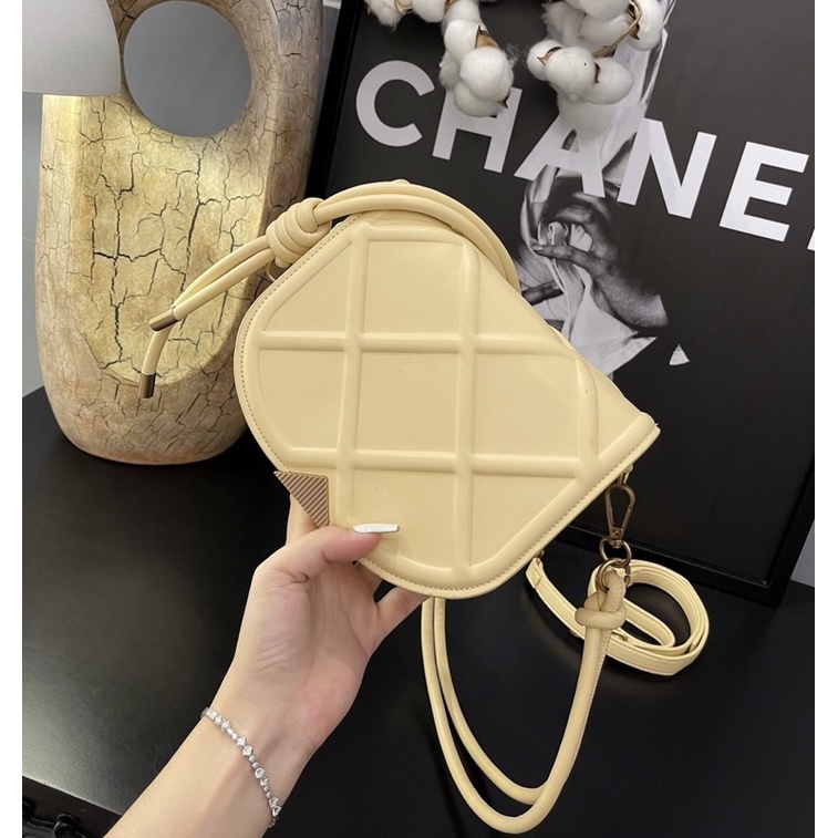 TÚI ĐEO CHÉO P.EDRO PHIÊN BẢN MỚI SIZE 20