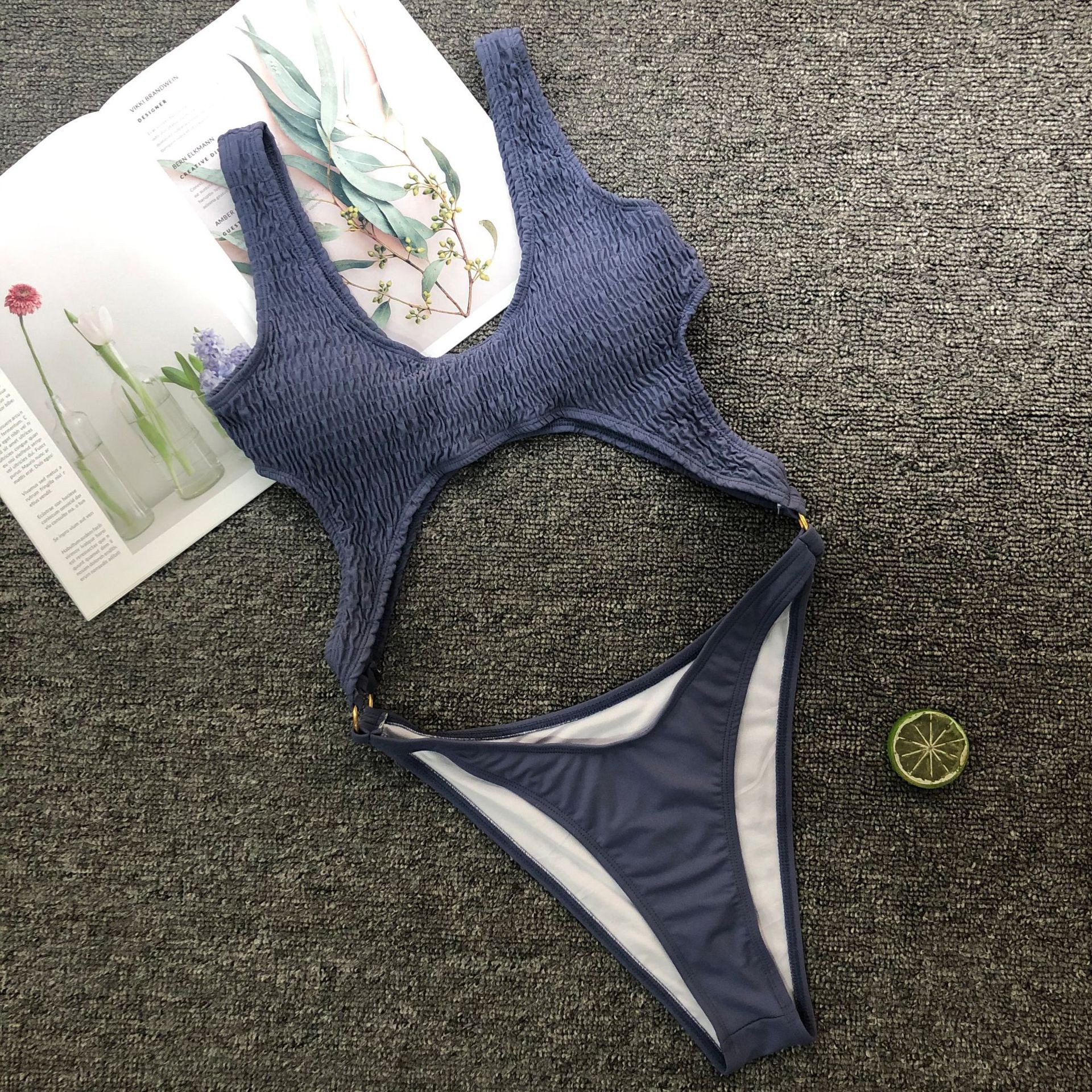 Bikini Một Mảnh Màu Xanh Thiết Kế Thanh Lịch | BigBuy360 - bigbuy360.vn