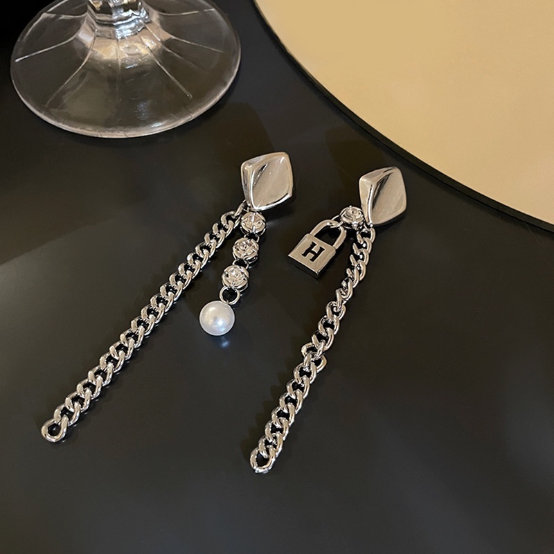 Khuyên Tai Kim Loại Không Đối Xứng Phong Cách Nhật Hàn Cá Tính