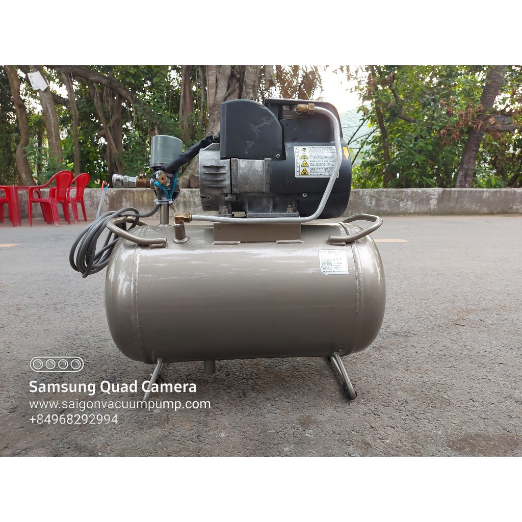 Máy nén khí HITACHI OILFREE BEBICON Air Receiver  HITACHI, Ltd. Tokyo Japan