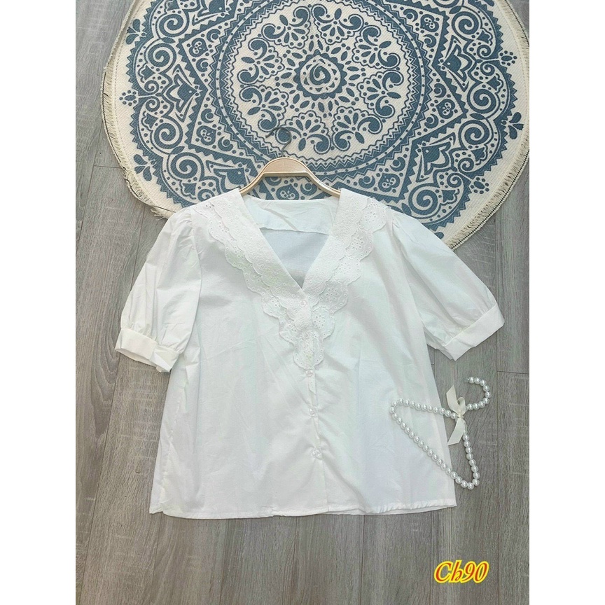 Áo sơ mi cộc tay cách điệu cổ chữ V viền ren màu trắng tinh khôi xinh nữ tính phong cách hàn quốc MÃ OC02