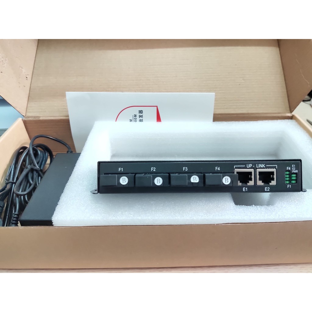 Switch 2 cổng quang 4 cổng Lan 100Mbps chuẩn 2 đầu SC