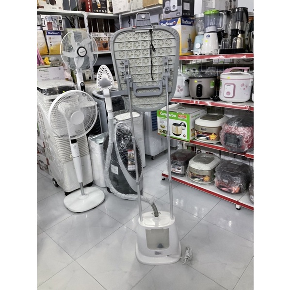 Bàn ủi hơi nước đứng Kangaroo KG-75B8 - Hàng trưng bày