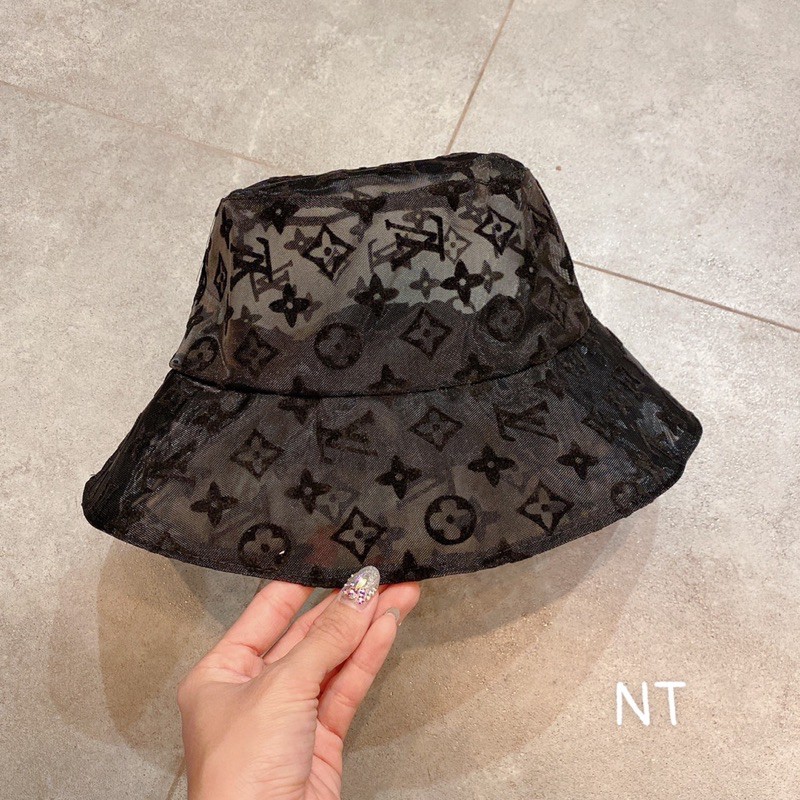 Mũ vành Lv lưới hoa kèm logo đen form xinh