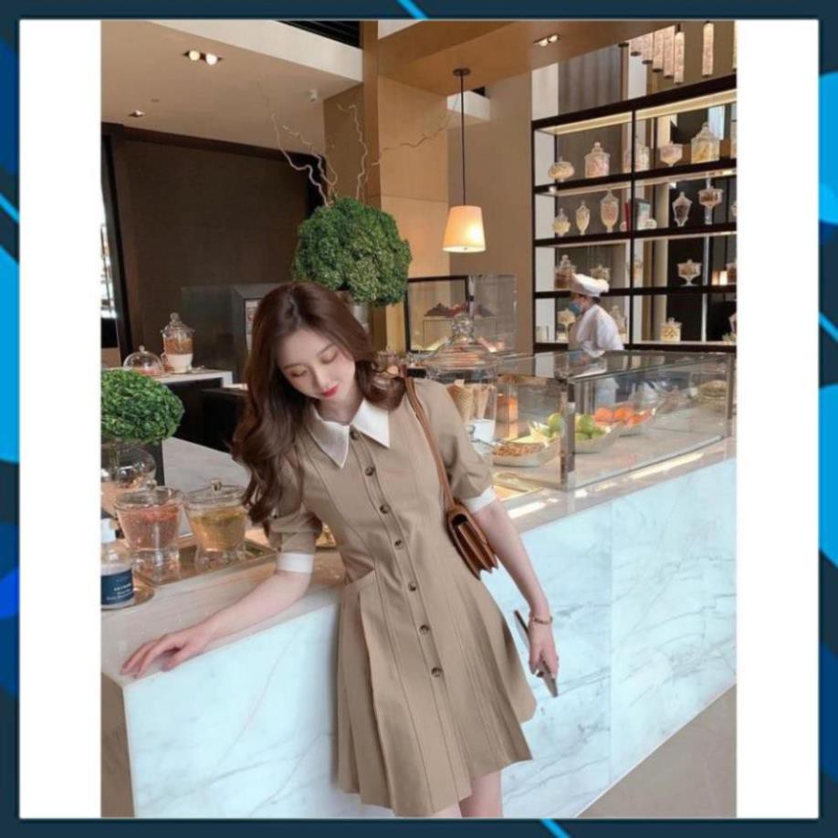 Váy Đầm Nữ Dáng Xòe Phối Cổ Trắng Ngắn Tay Gài Nút Trước Nắp Túi Mổ Xếp Ly Cách Điệu Form Dáng Chuẩn. . | BigBuy360 - bigbuy360.vn