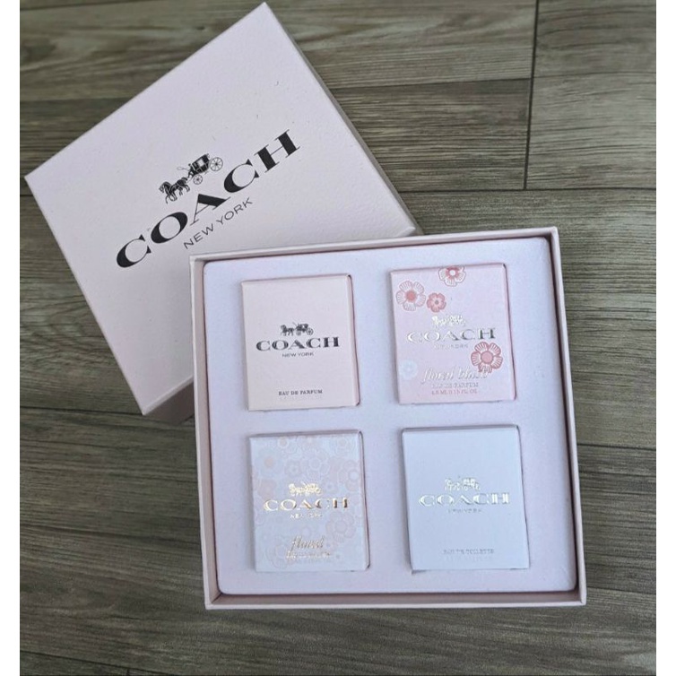 Set 4 chai nước hoa mini Nữ Coach