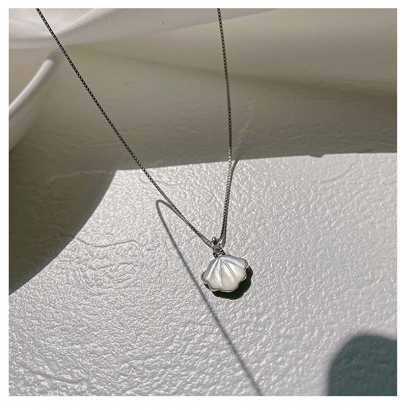 Dây chuyền 191042 mặt hình vỏ sò đính xà cừ tự nhiên thiết kế đơn giản sang trọng