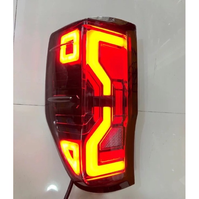 Đèn hậu Ford Ranger lắp đời 2012-2021 up fom 2022