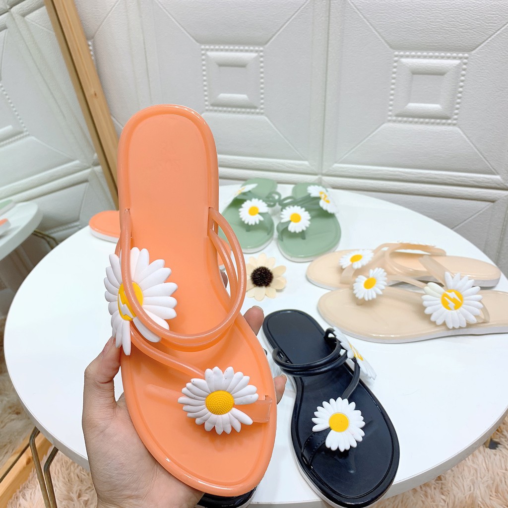 Sandal đính 2 hoa cúc ulzzang form nhỏ hơn 2 size 3K03