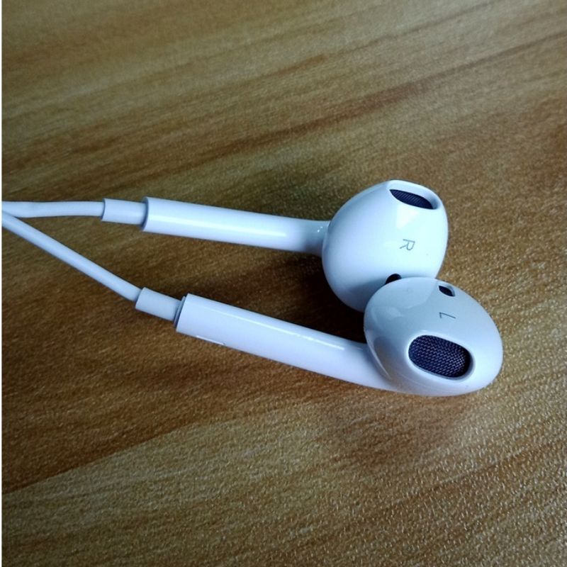 Tai nghe Foxcon chân 3.5 mm có mic thoại chất âm tốt