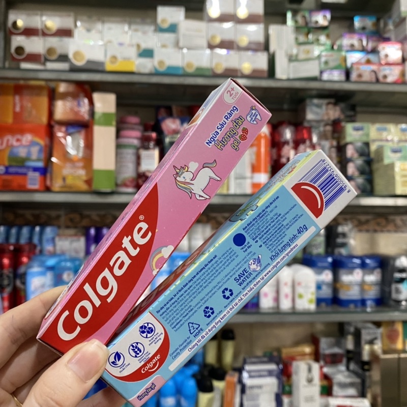 Kem đánh răng trẻ em hương dâu Colgate 40g