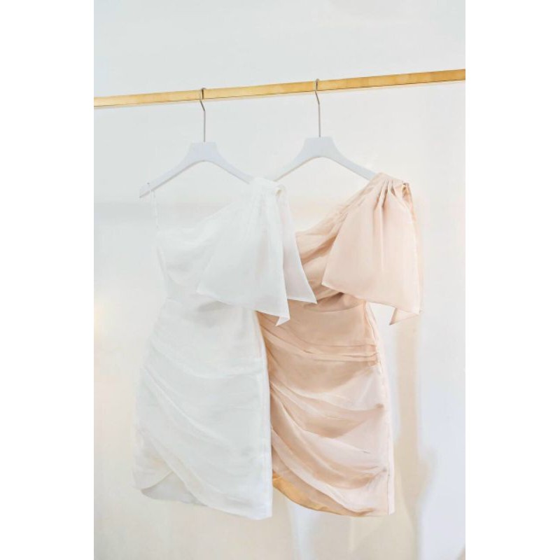 Đầm dự tiệc ôm body dáng xòe chéo vai Maria Dress | BigBuy360 - bigbuy360.vn