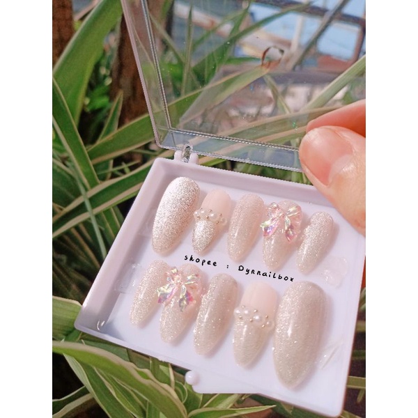 Móng tay giả màu hồng thạch 107