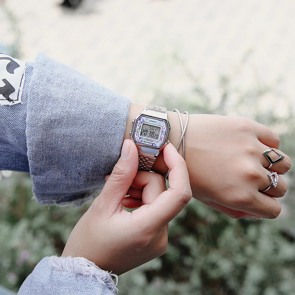 Đồng hồ nữ dây kim loại Casio Anh Khuê LA680WA-2CDF