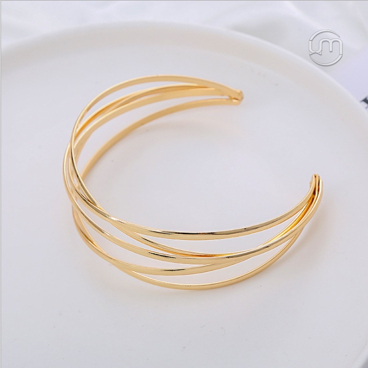 Vòng đeo bắp tay dây chéo thời thượng
