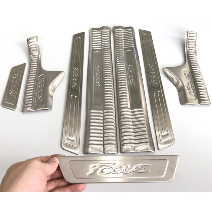 Bộ ốp bậc cửa, nẹp bước chân Ford Focus mẫu INOX