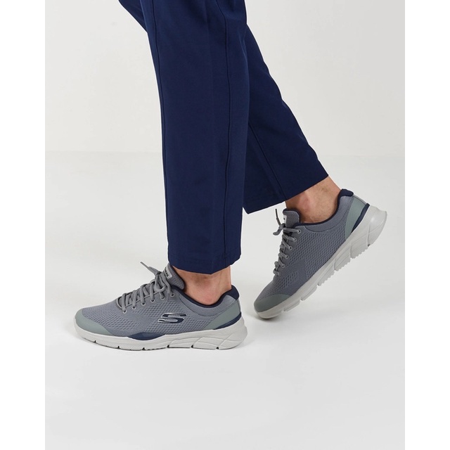 S.K.C.H.E.R.S D’Lux Wallker