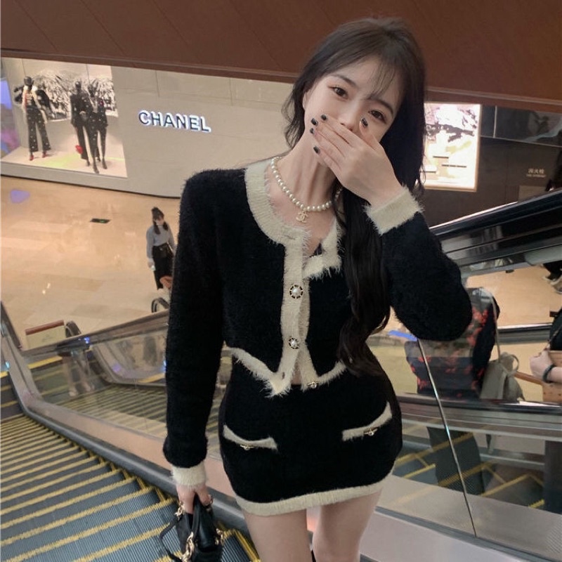 Áo cardigan croptop phối chân váy ngắn tôn dáng cho nàng