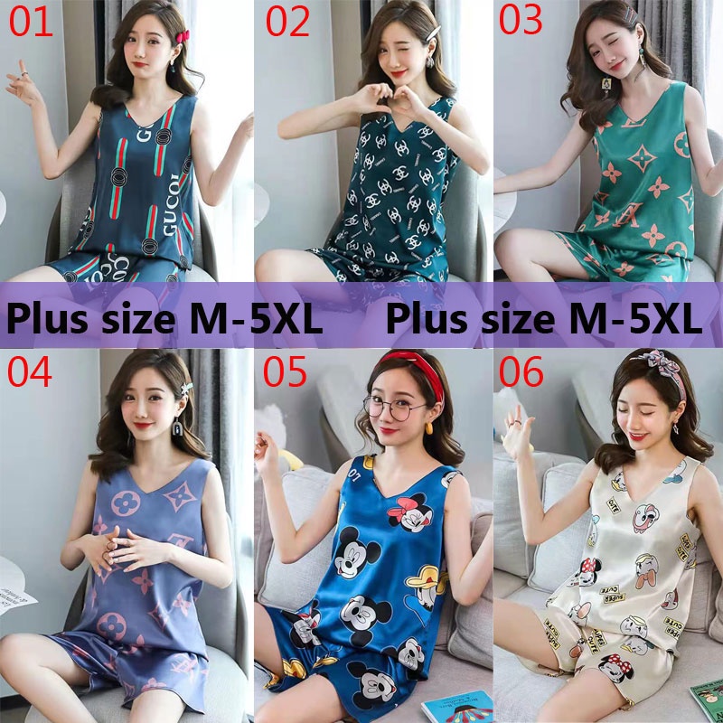 Thời Trang Bộ Đồ Ngủ Pijama Vải Lụa Satin Cổ Chữ V Không Tay In Hình Chuột Mickey Size Lớn M-5Xl Cho Nữ