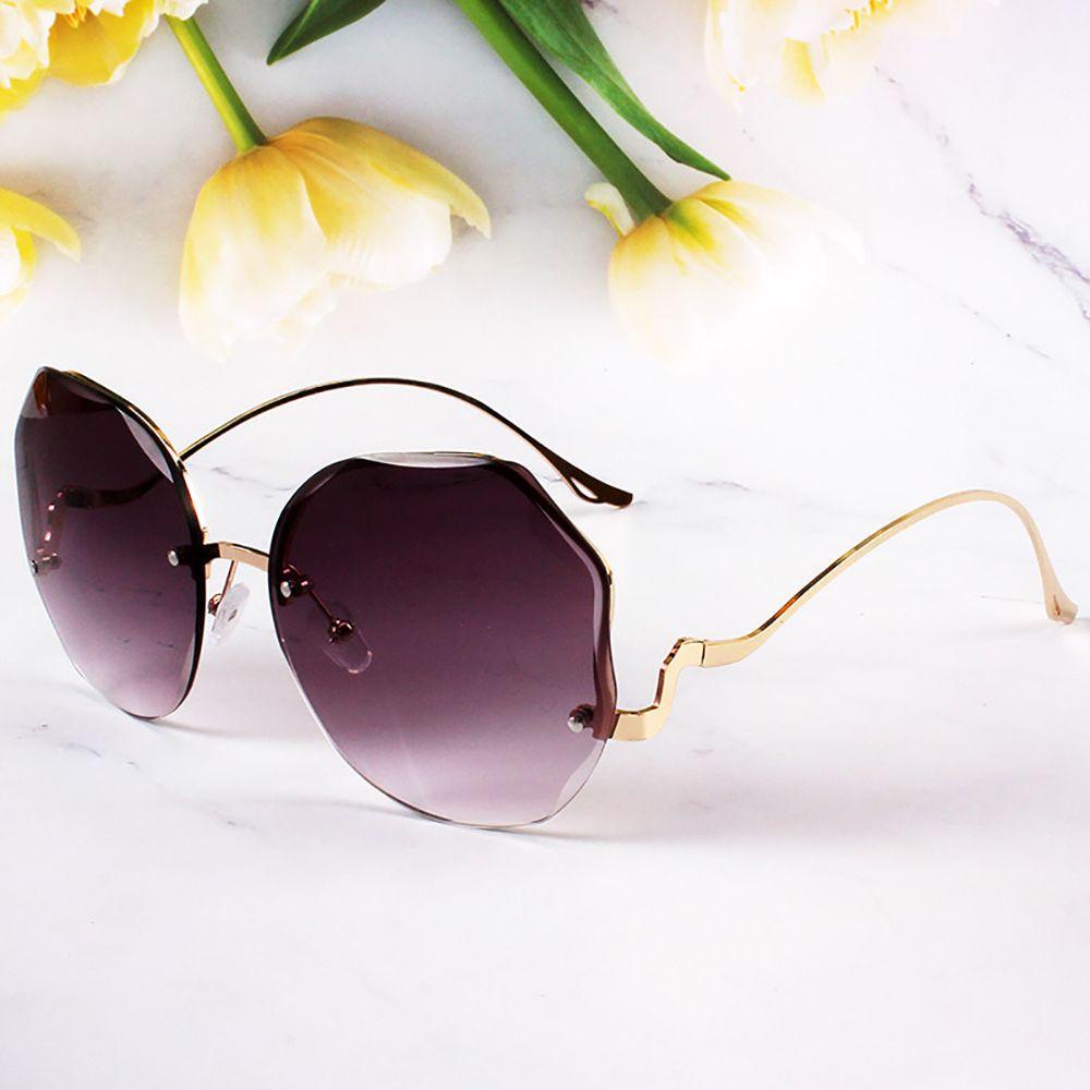 Qqmall Kính Mát Gọng Vuông Cỡ Lớn Bằng Kim Loại Nhiều Màu Sắc Phong Cách Cổ Điển Cá Tính Dành Cho Nữ