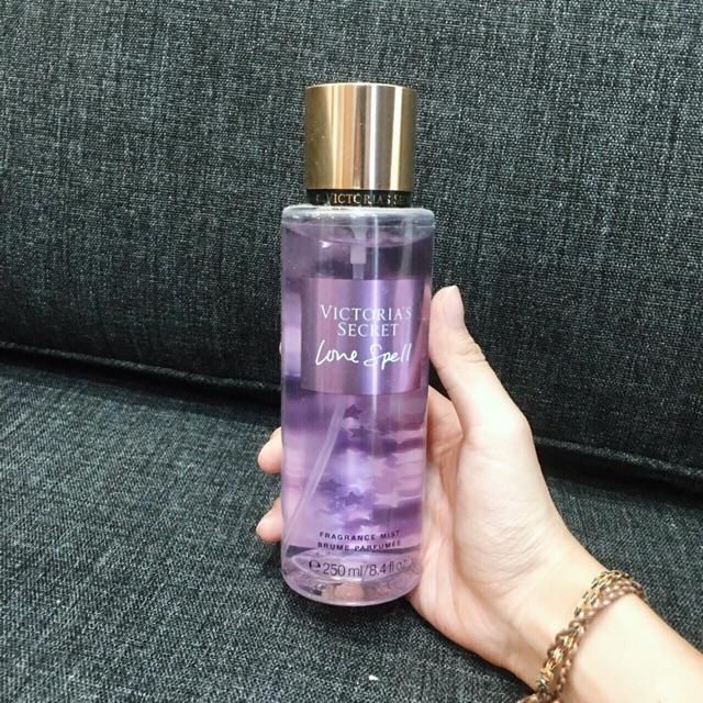 Chai xịt body mist của VS