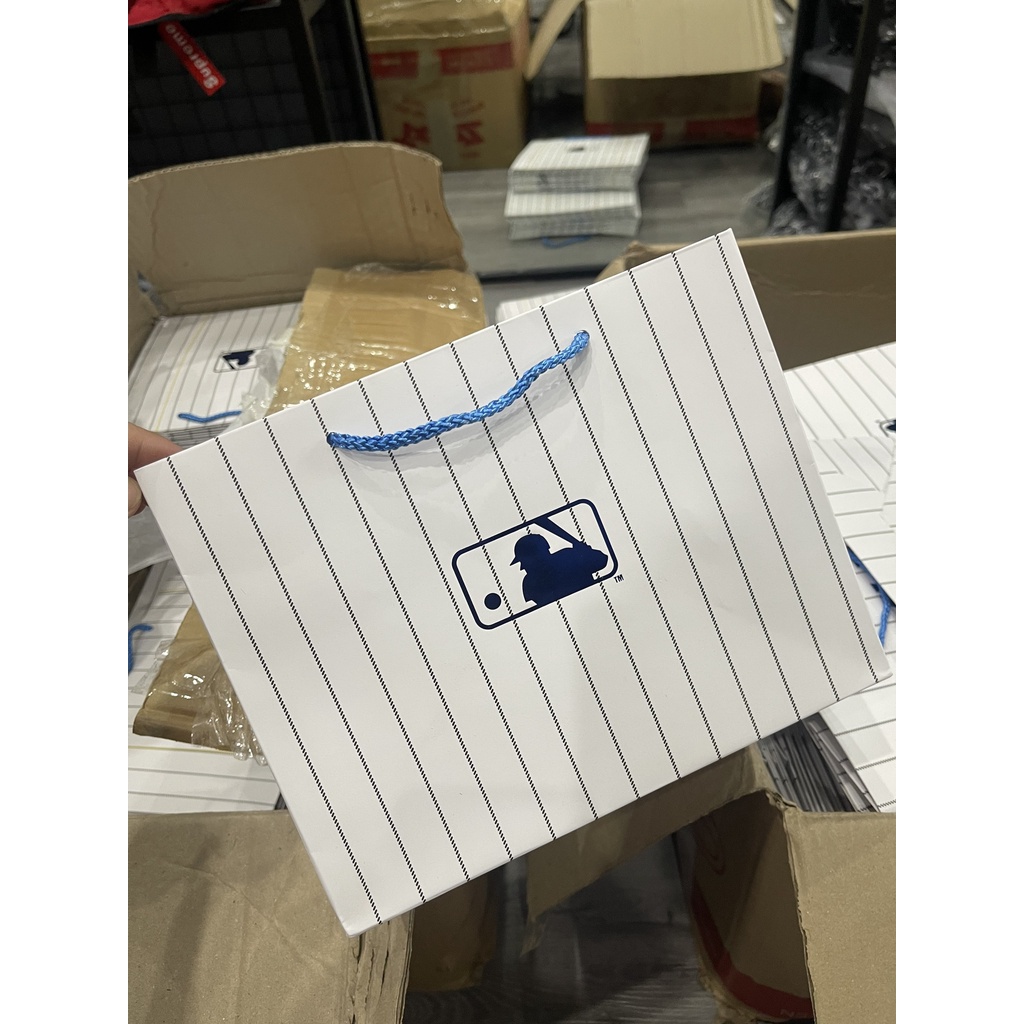 [ GÓC QUÀ TẶNG] Túi giấy MLB 25x20x12 | 35x27x15 Đủ kích thước | CÓ SẴN SL