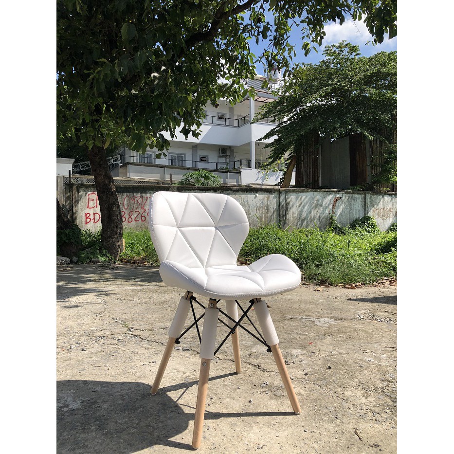 Ghế eames tam giác