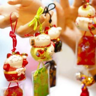 Chuông gió mèo may mắn