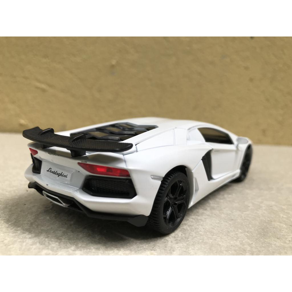 Mô hình xe Lamborghini Aventador LP740 1:32