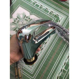 Vòi rửa mặt nóng lạnh lắp chậu 1 lỗ. Tặng kèm 2 dây cấp.