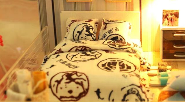 Kèm mica và keo dán - Mô hình nhà gỗ búp bê Dollhouse DIY - M023A Happiness Code