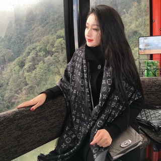 Khăn Choàng Vuông Lv nhũ