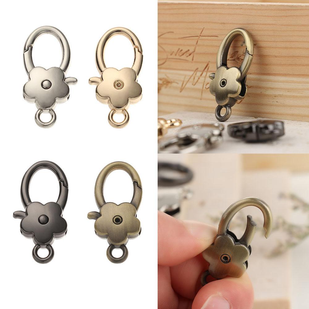 Set 2 Móc Khóa Túi Xách Hình Hoa Mận 4 Màu