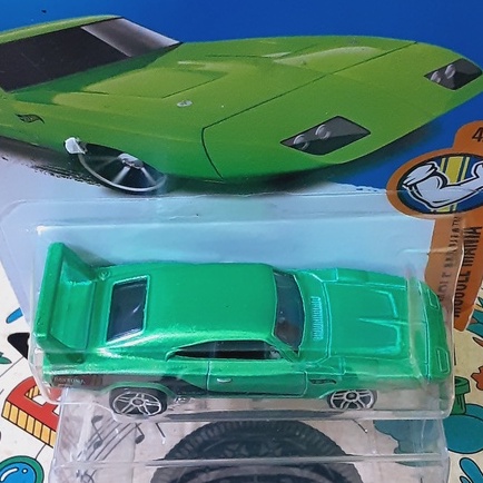 Xe Mô Hình Hot Wheels Dodge Charger Daytona 2
