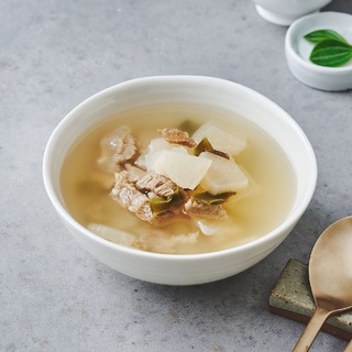 BIBIGO) Canh Thịt Bò Củ Cải - 비비고) 소고기무국 500G