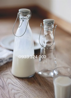Chai thủy tinh 500ml nắp cài