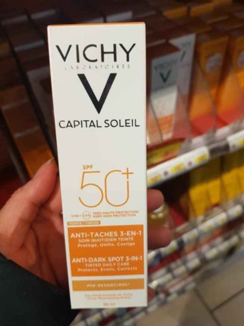 Kem Chống Nắng Vichy Capital Soleil SPF 50 Tinted Anti-Dark Spots 3-in-1 50ml