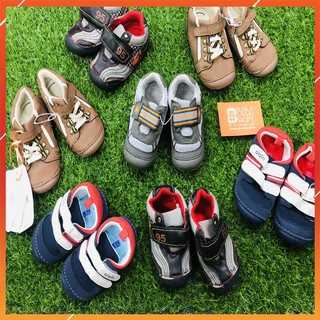 Giày tập đi cho bé trai và bé gái, mềm mại, êm chân, dễ thương, giúp bé tập đi.