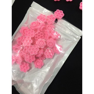 Nút để keo hồng hoa 🌺nối mi và tạo phan mi cực dễ dàng thuận tiện giúp thợ nối mi tăng năng suất keo..