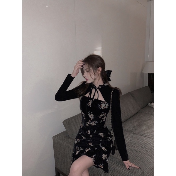 ĐẦM HOA CUT OUT ĐUÔI CÁ TAY DÀI ĐEN