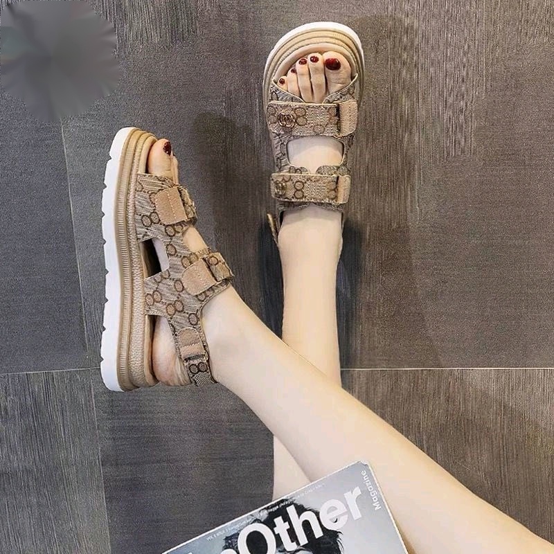 Dép Sandal Đế Dày Đi Biển Phong Cách Mới Dễ Phối Đồ Thời Trang Cho Nữ