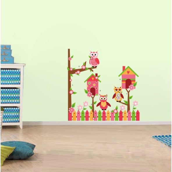 Decal trang trí tường - Ngôi nhà trên cành hoa của 3 chú cú mèo