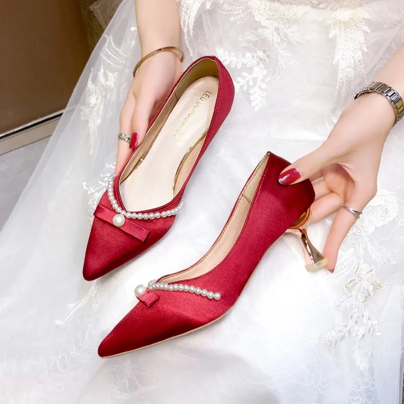 Giày cao gót mũi nhọn trang trí ngọc trai giả phong cách Pháp sành điệu